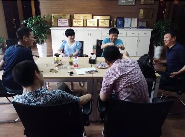 金大门业以品质说话，迎八方客商(图2)